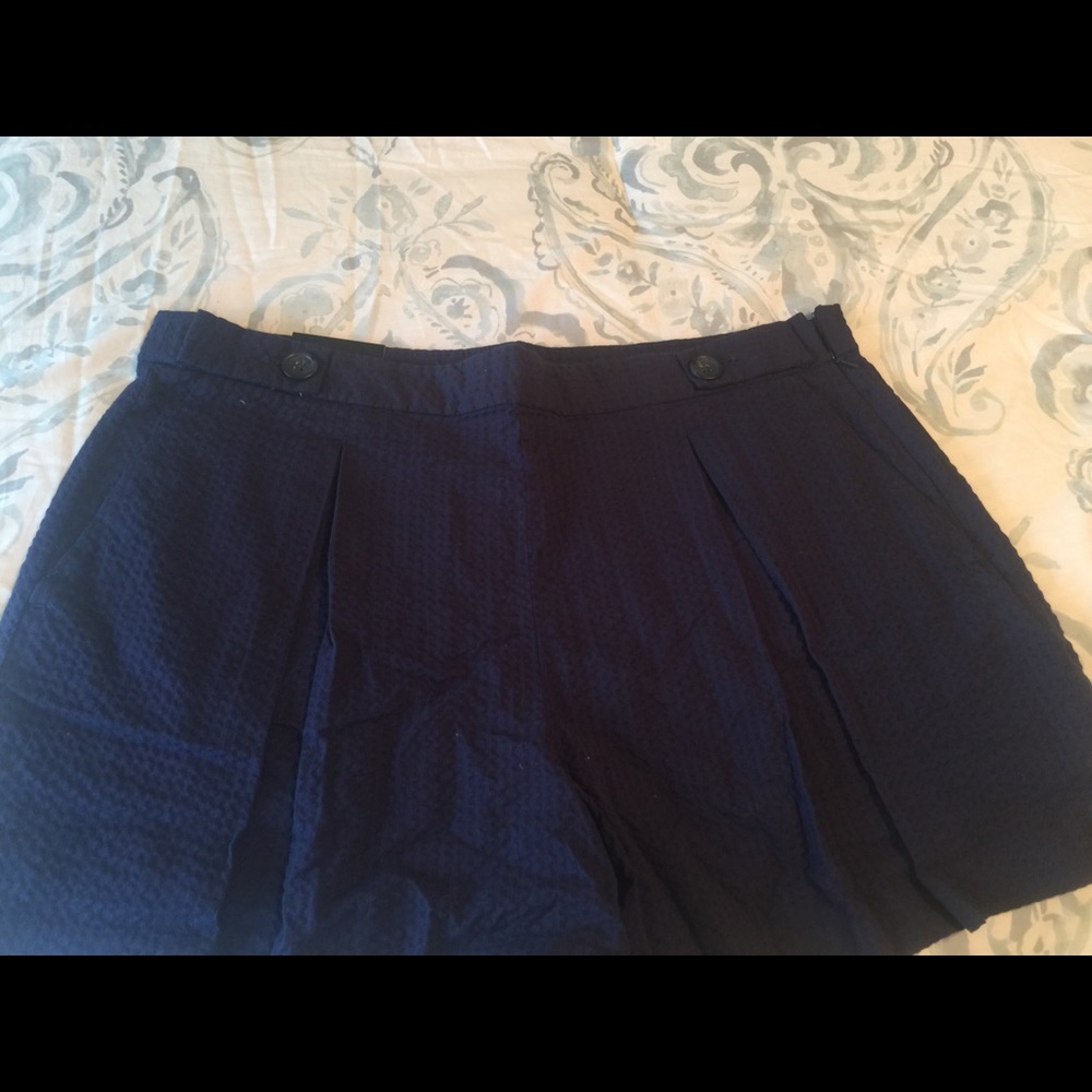Banana Republic Shorts with pocket